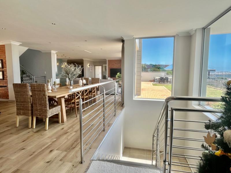 4 Bedroom Property for Sale in Hartenbos Heuwels Western Cape